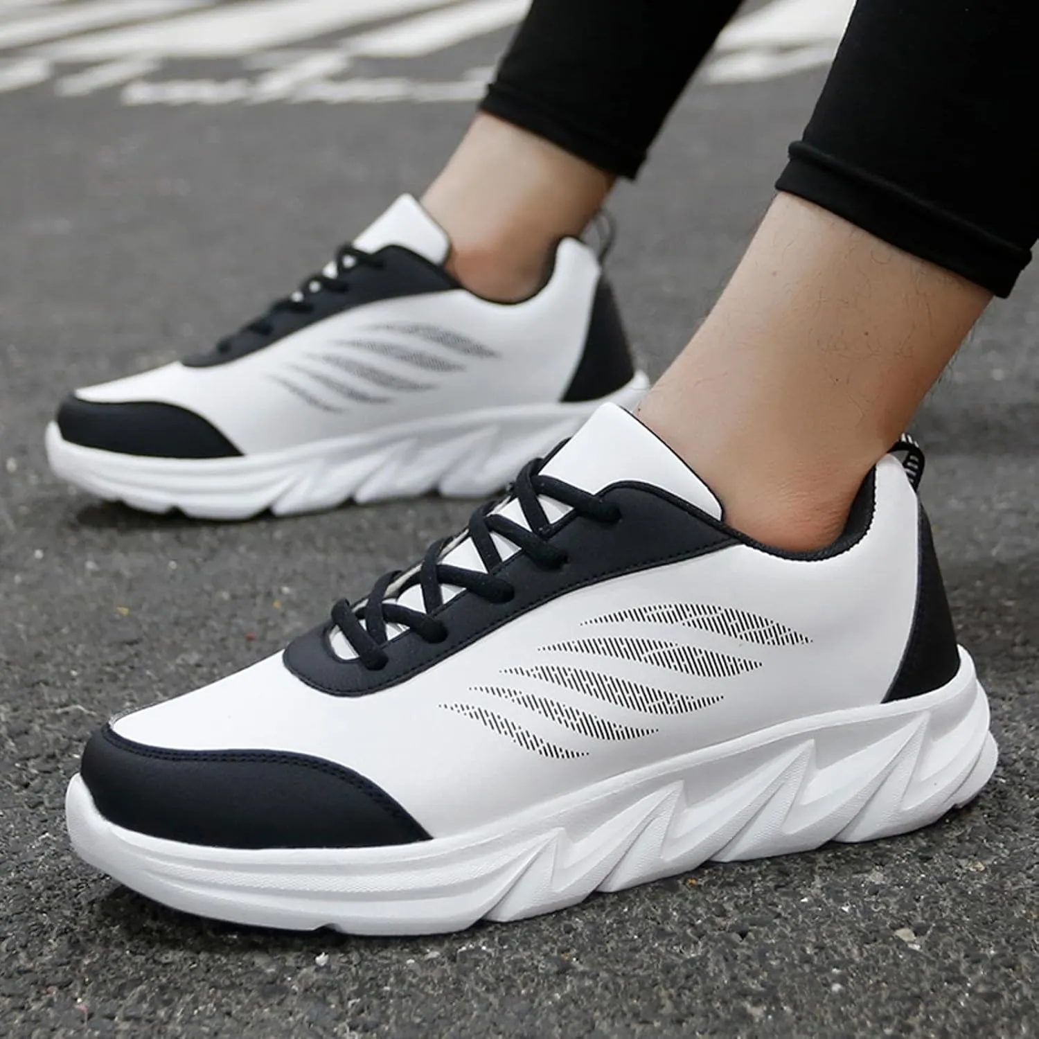 Fashion Sneakers Casual Shoe for Men Men Sports Shoes Fashionable New Pattern Simple Color Matching Round Toe Lace Up