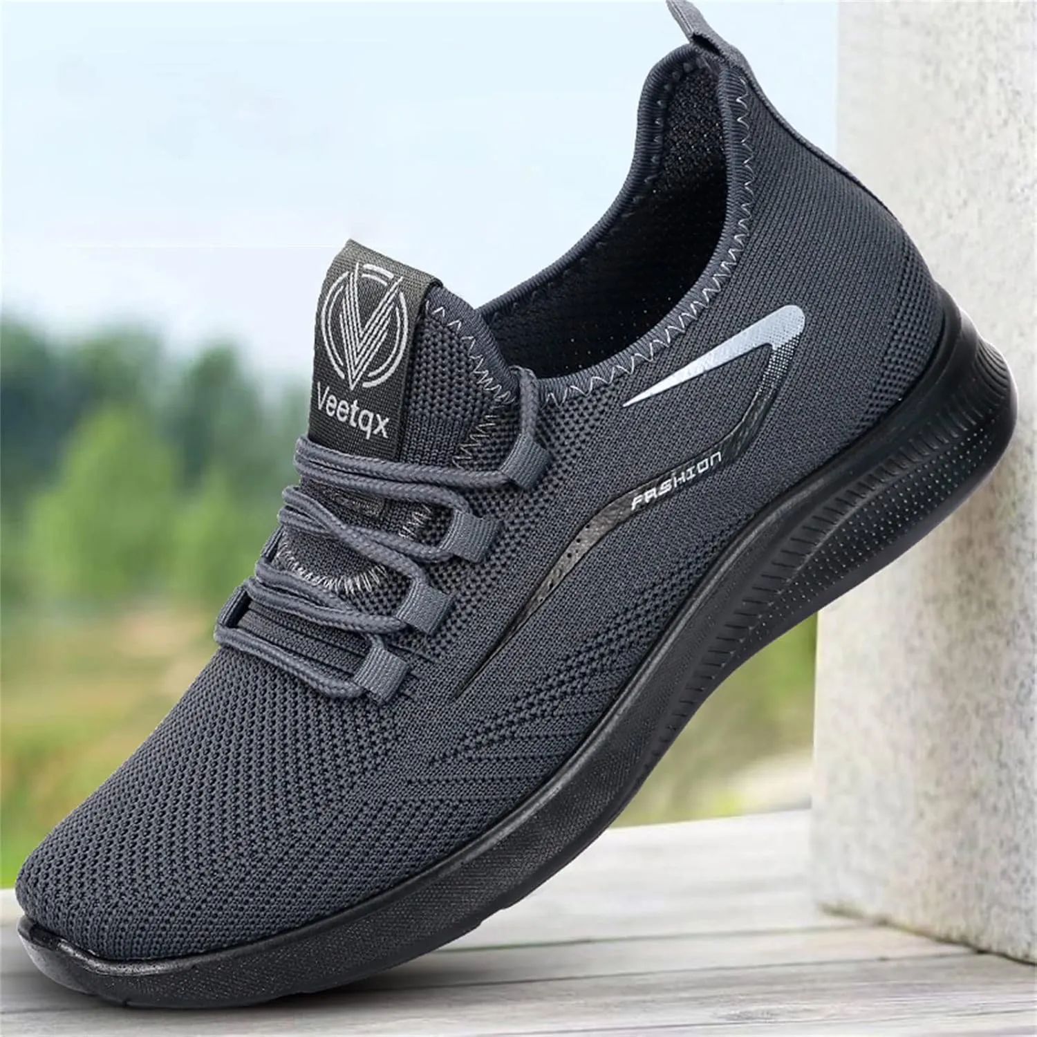 Fashion Spring and Summer Men Sports Shoes Flat Bottom Light Slip On Elastic Fly Woven Mesh Mens Basketball Sneaker