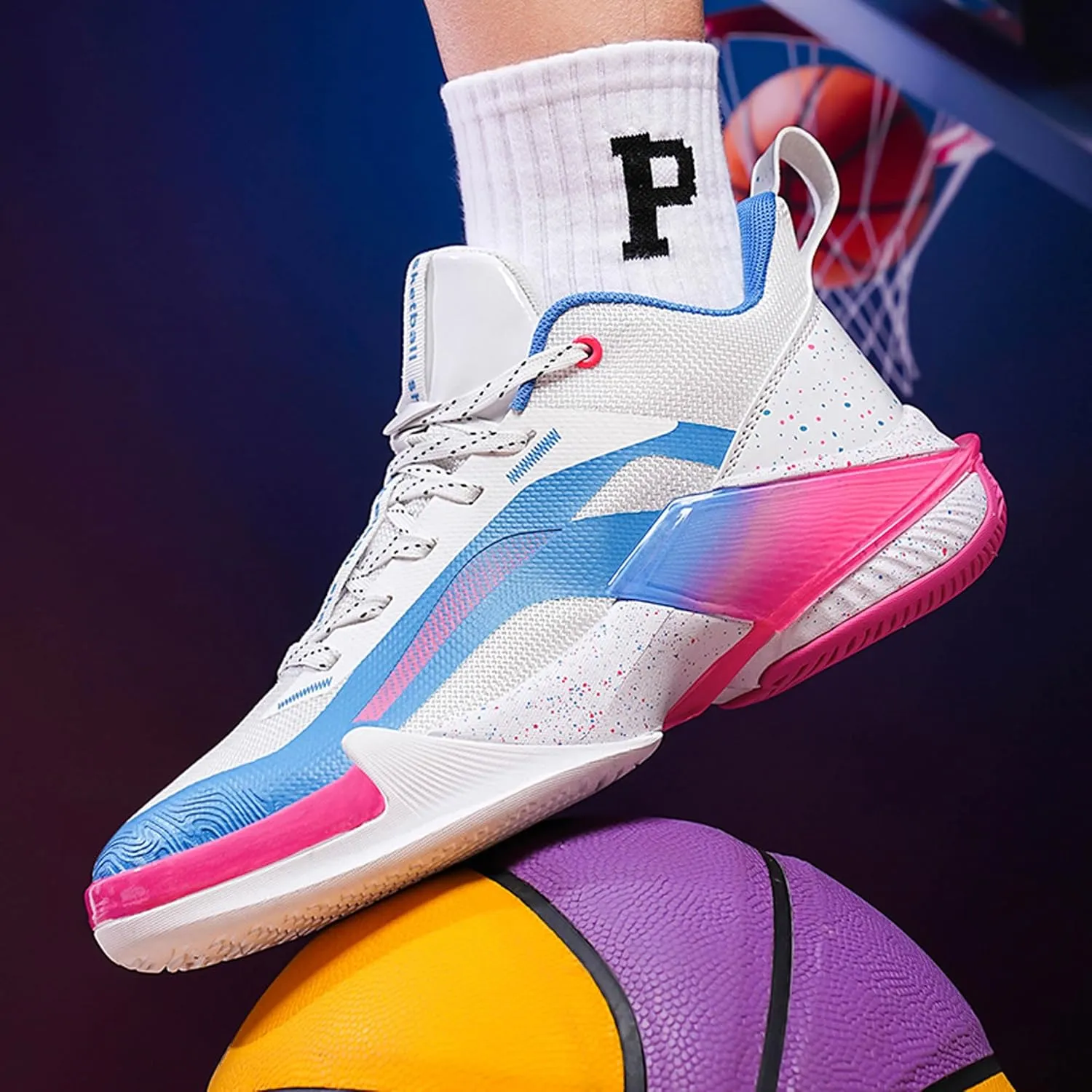 Lace Up Graffiti Fashionable Lightweight Casual Basketball Shoes Skateboarding Shoes for Men Women