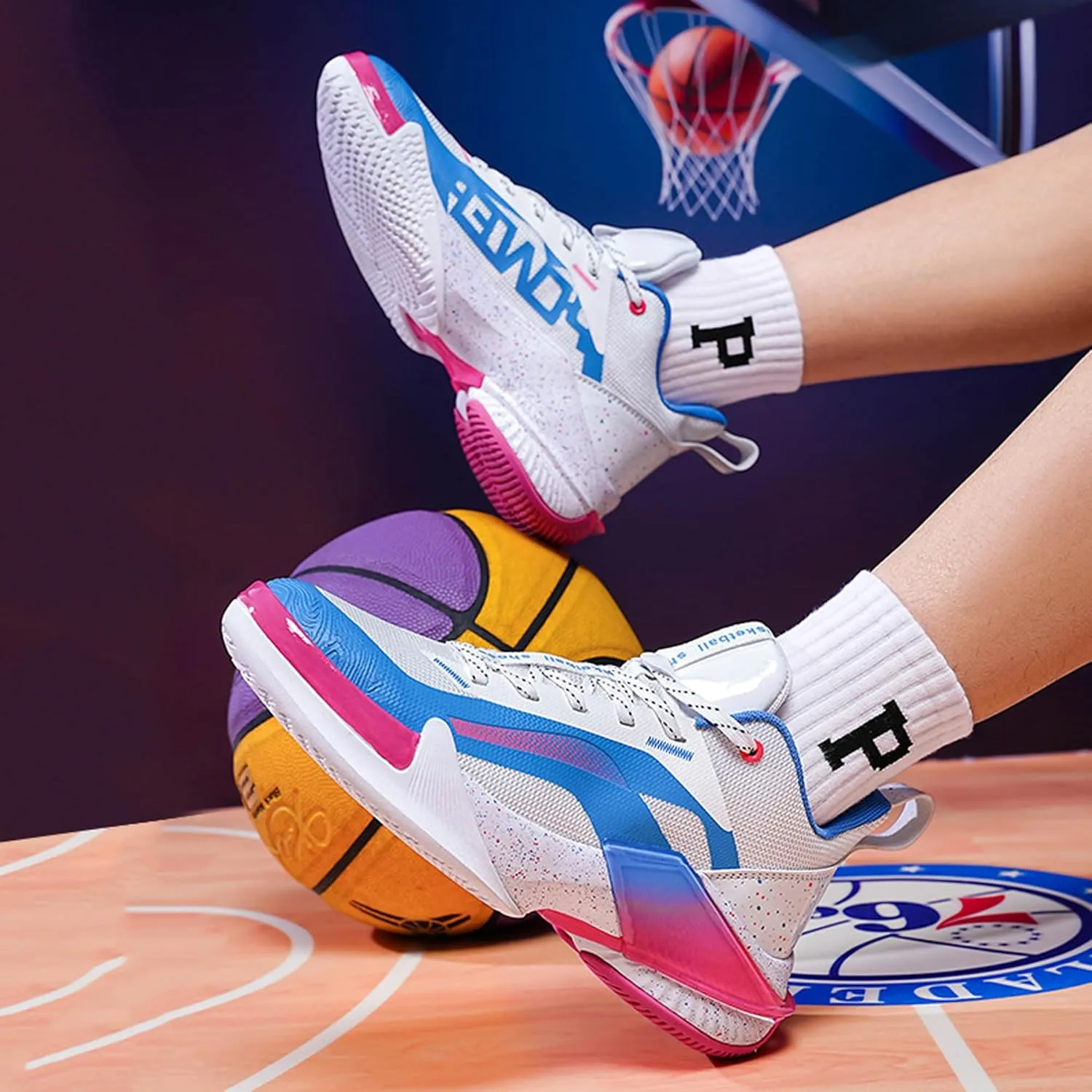 Lace Up Graffiti Fashionable Lightweight Casual Basketball Shoes Skateboarding Shoes for Men Women