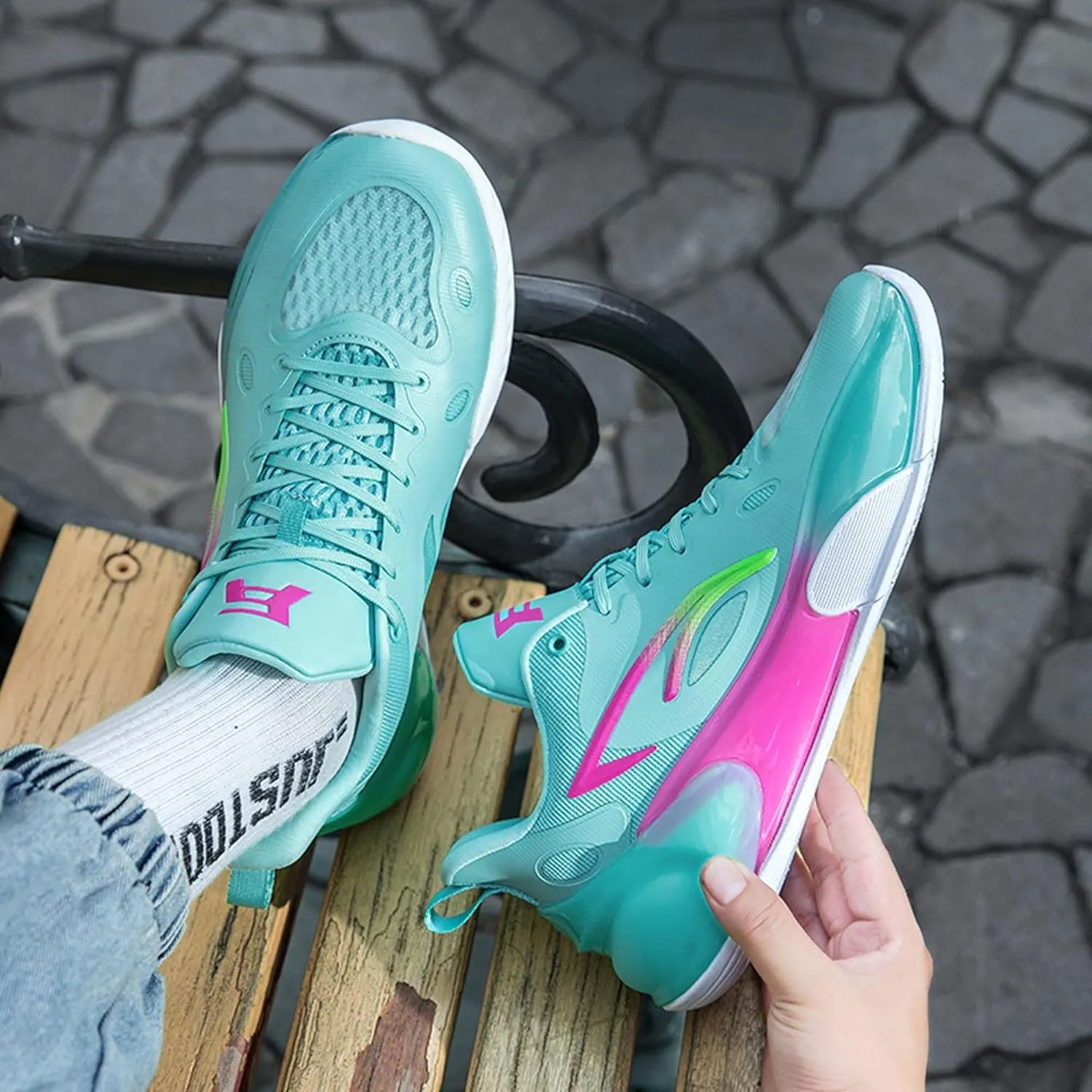 Men's and Women's Basketball Shoes Breathable Non-Slip Outdoor Fashion Sneakers Indoor Rebound Cushioning Training Running Basketball Sneakers
