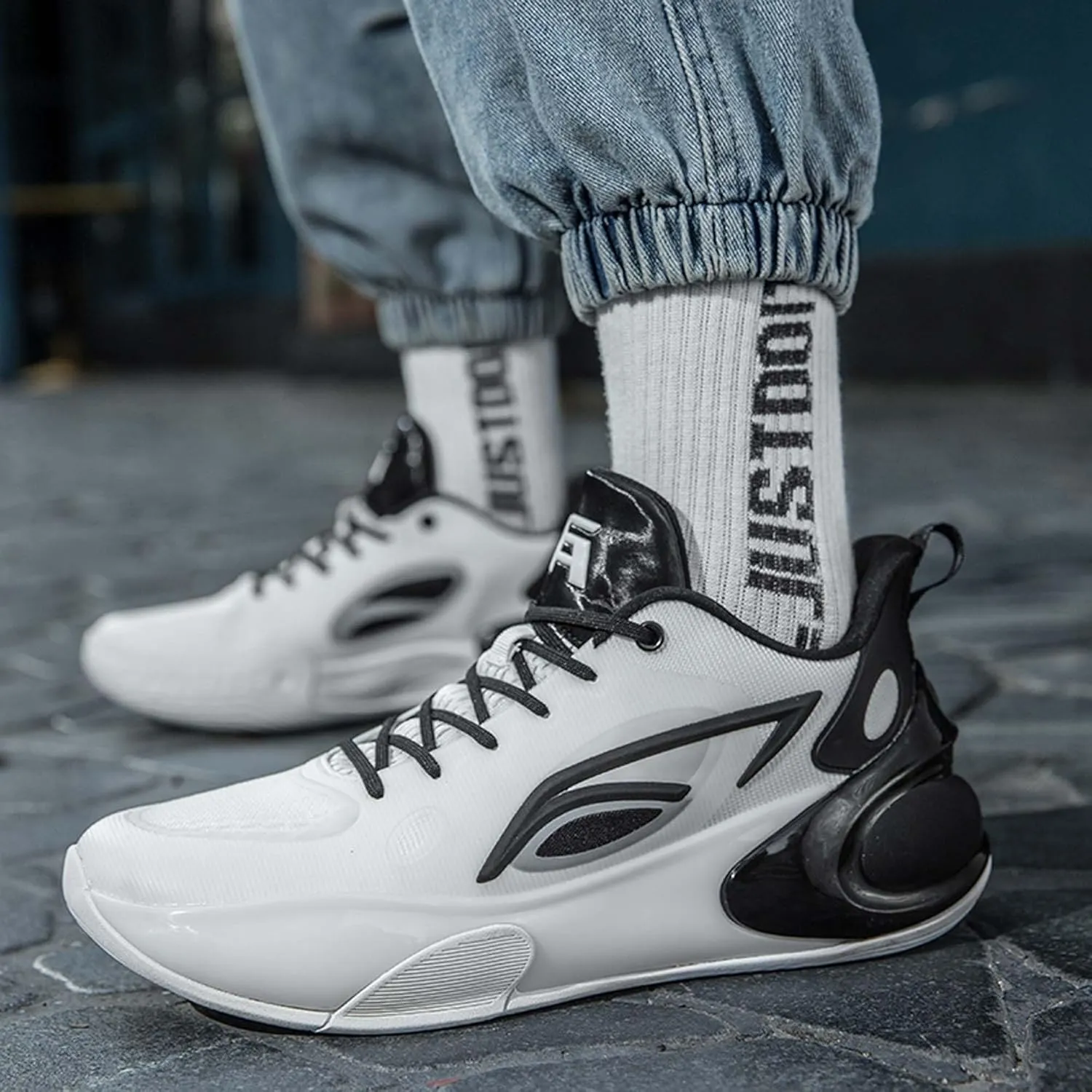 Men's and Women's Basketball Shoes Breathable Non-Slip Outdoor Fashion Sneakers Indoor Rebound Cushioning Training Running Basketball Sneakers