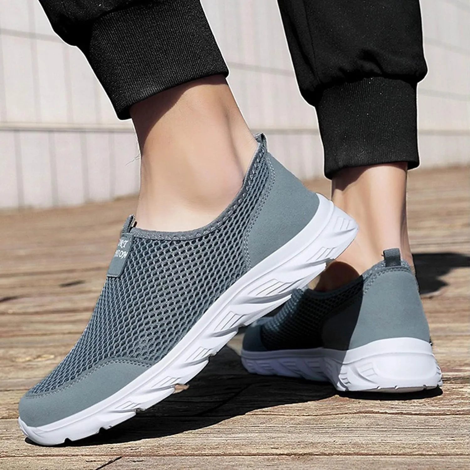 Men's Breathable Barefoot Shoes Lightweight Breathable Walking Shoe Gym Tennis Convenient Elderly Slip on Shoes