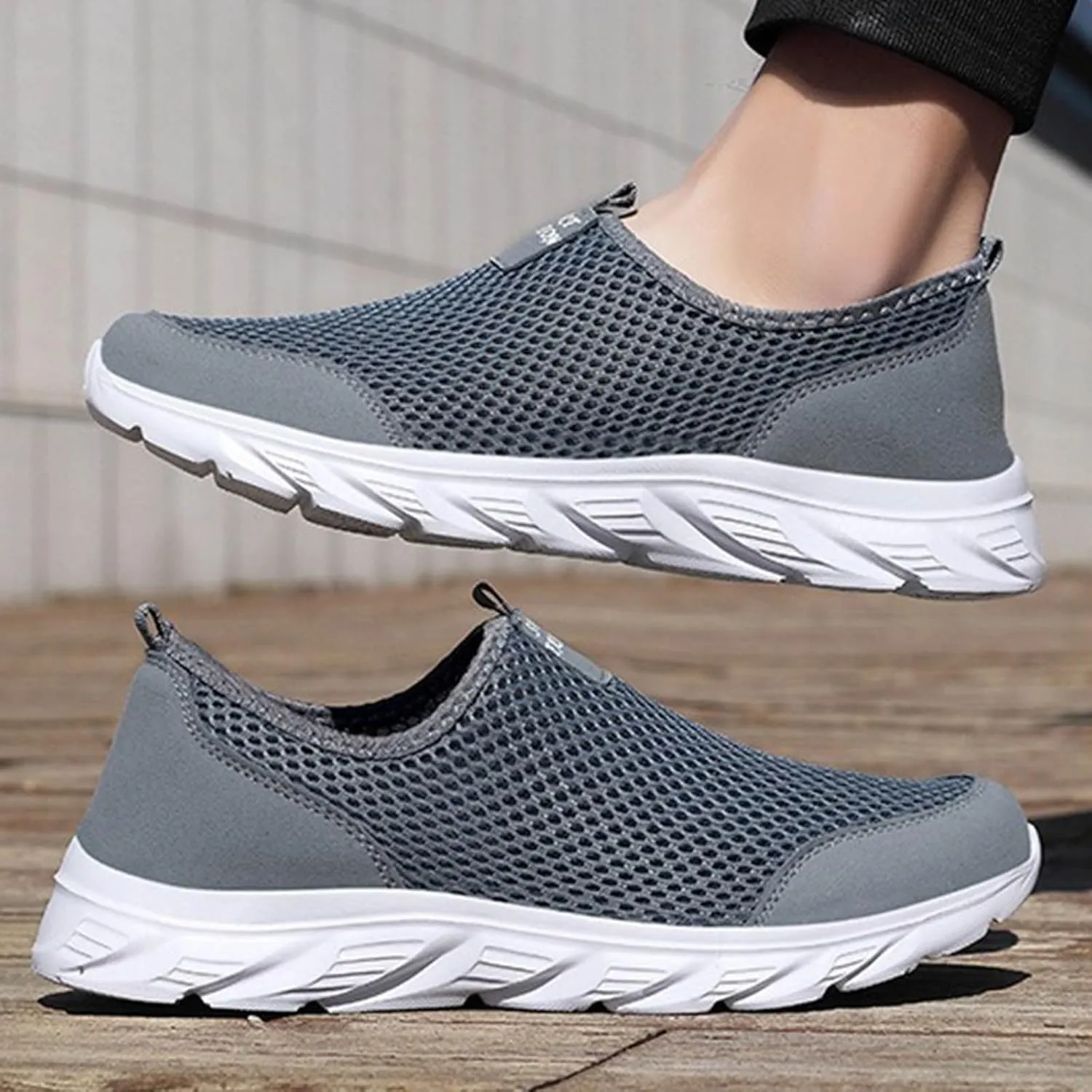 Men's Breathable Barefoot Shoes Lightweight Breathable Walking Shoe Gym Tennis Convenient Elderly Slip on Shoes