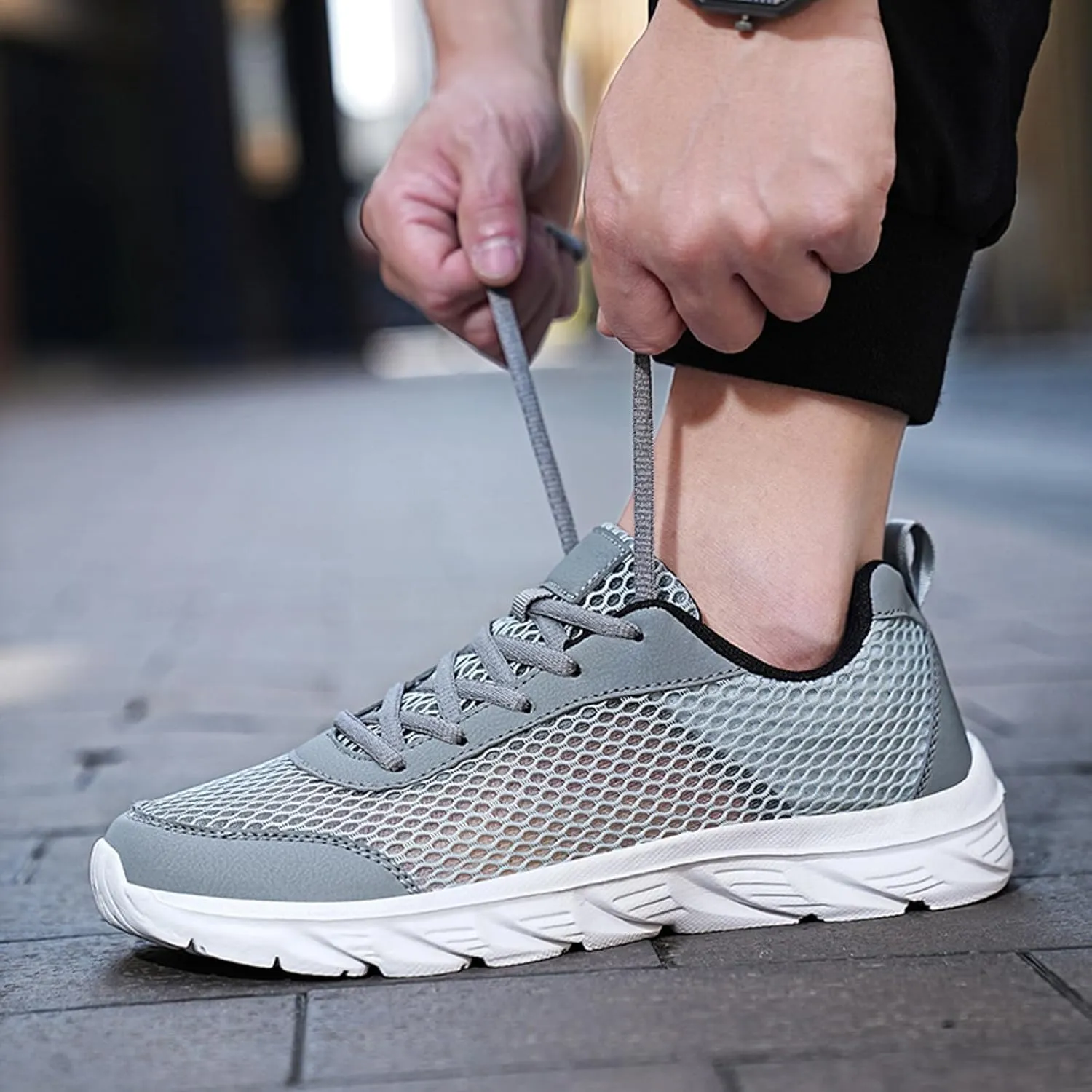 Mens Breathable Lace Up Running Shoes Comfortable Breathable Lightweight Tennis Shoe Non Slip Barefoot Sneaker