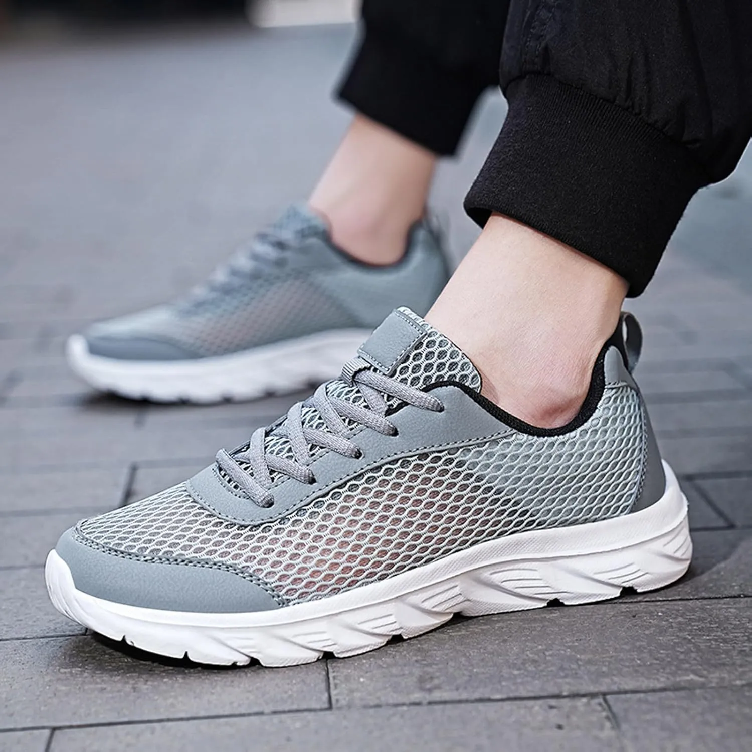 Mens Breathable Lace Up Running Shoes Comfortable Breathable Lightweight Tennis Shoe Non Slip Barefoot Sneaker