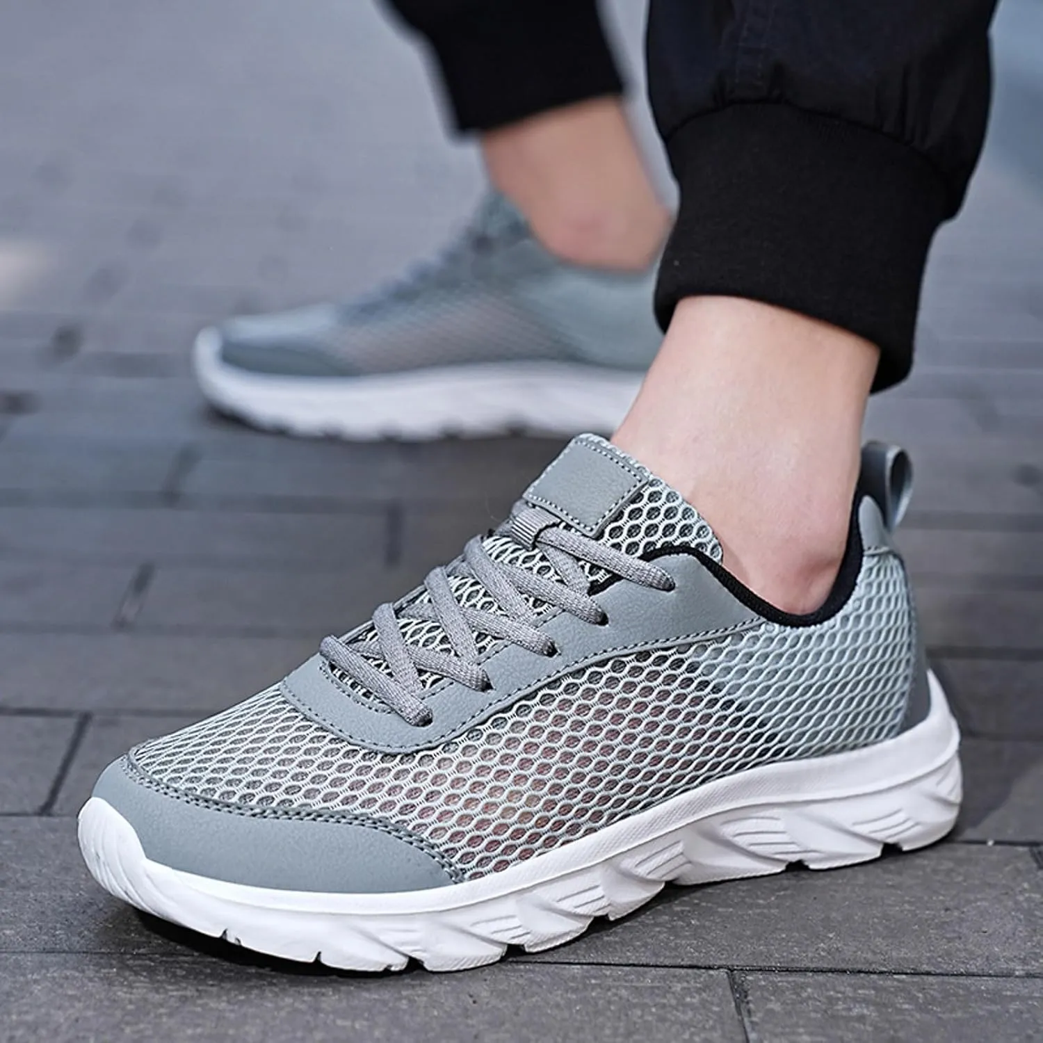 Mens Breathable Lace Up Running Shoes Comfortable Breathable Lightweight Tennis Shoe Non Slip Barefoot Sneaker