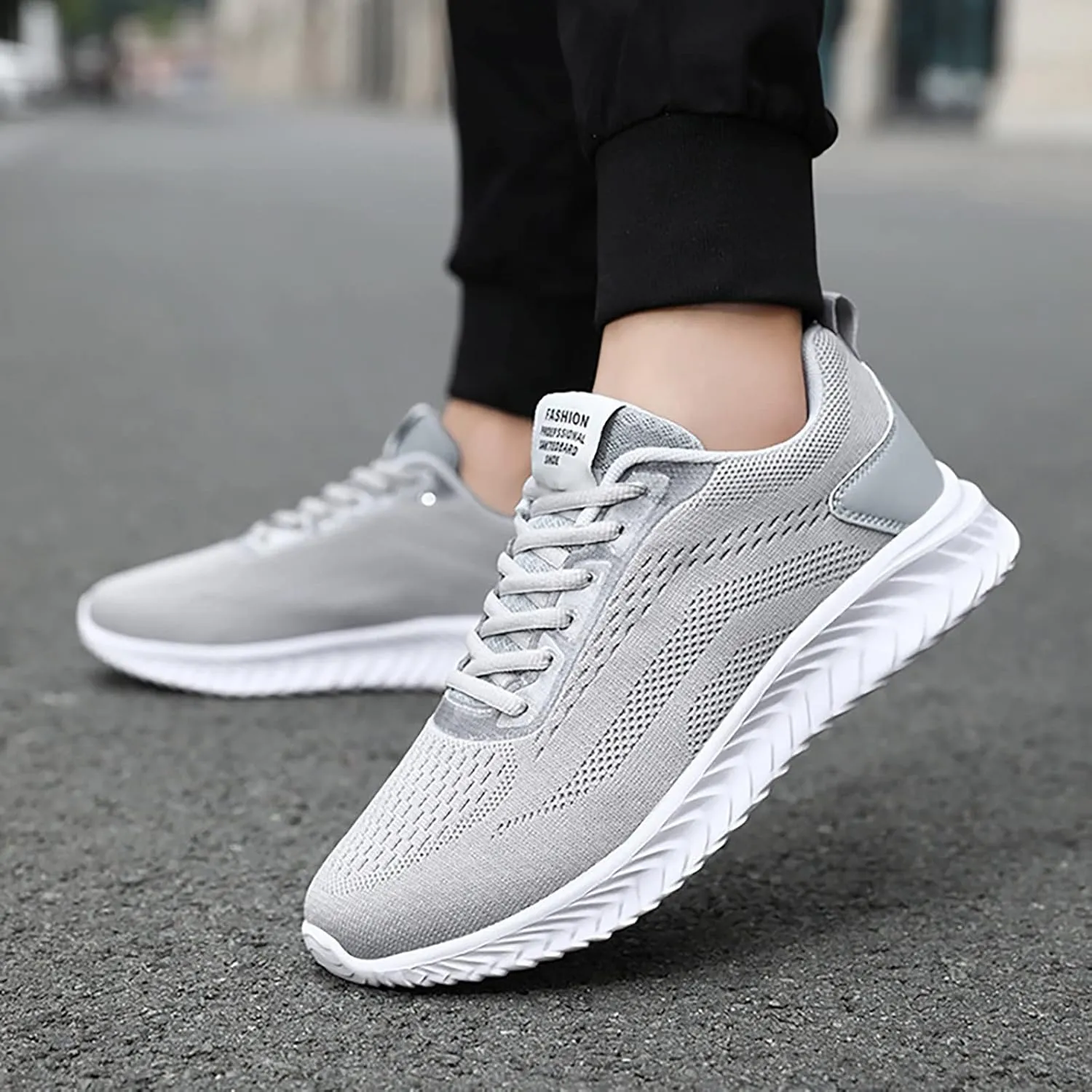 Men's Cushion Running Shoes Comfortable Lightweight Breathable Arch Support Walking Shoes Mesh Workout Non Slip Casual Sports Sneakers Men's Long Standing Daily Work Comfort Sneakers