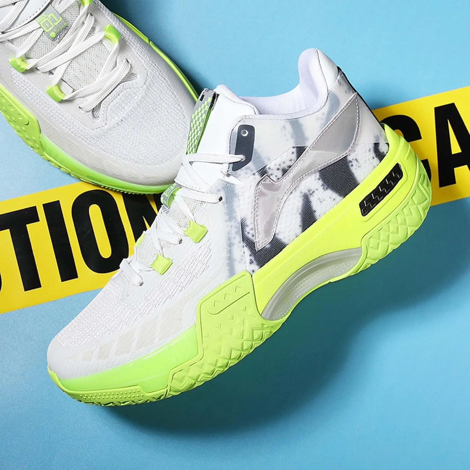 Men's Fluorescent Basketball Shoes Teenage Arch Support Fashion Sneakers Women's Anti-Slip Lightweight Sports High Top Basketball Running Fitness Tennis Athletic Shoes