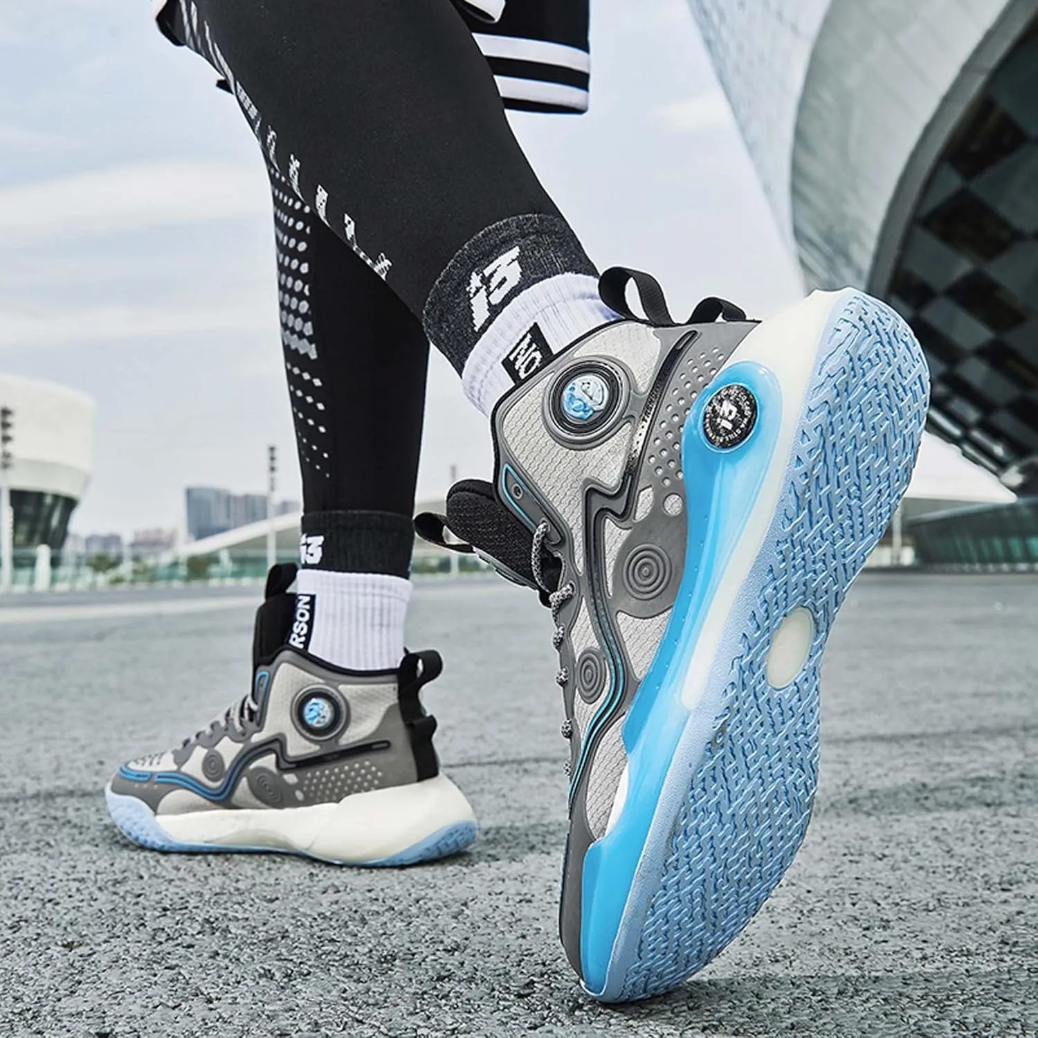 Men's High Top Basketball Shoes Men's Fashion Sports Running Shoes Indoor and Outdoor Training Anti-Slip Tennis Fitness Shoes Lightweight Casual Sports Walking Shoes