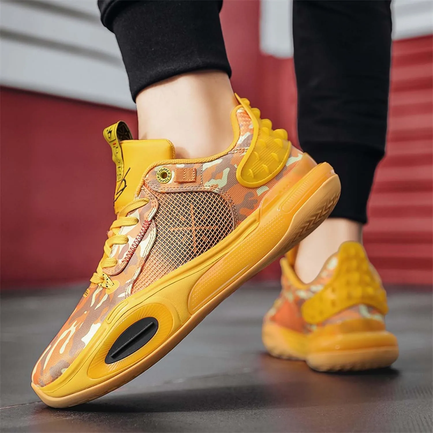 Men's Lace-up Basketball Shoes Anti-Slip Breathable Running Shoes Women's High Top Basketball Shoes Youth Outdoor Sports Basketball Shoes Fashion Sneakers