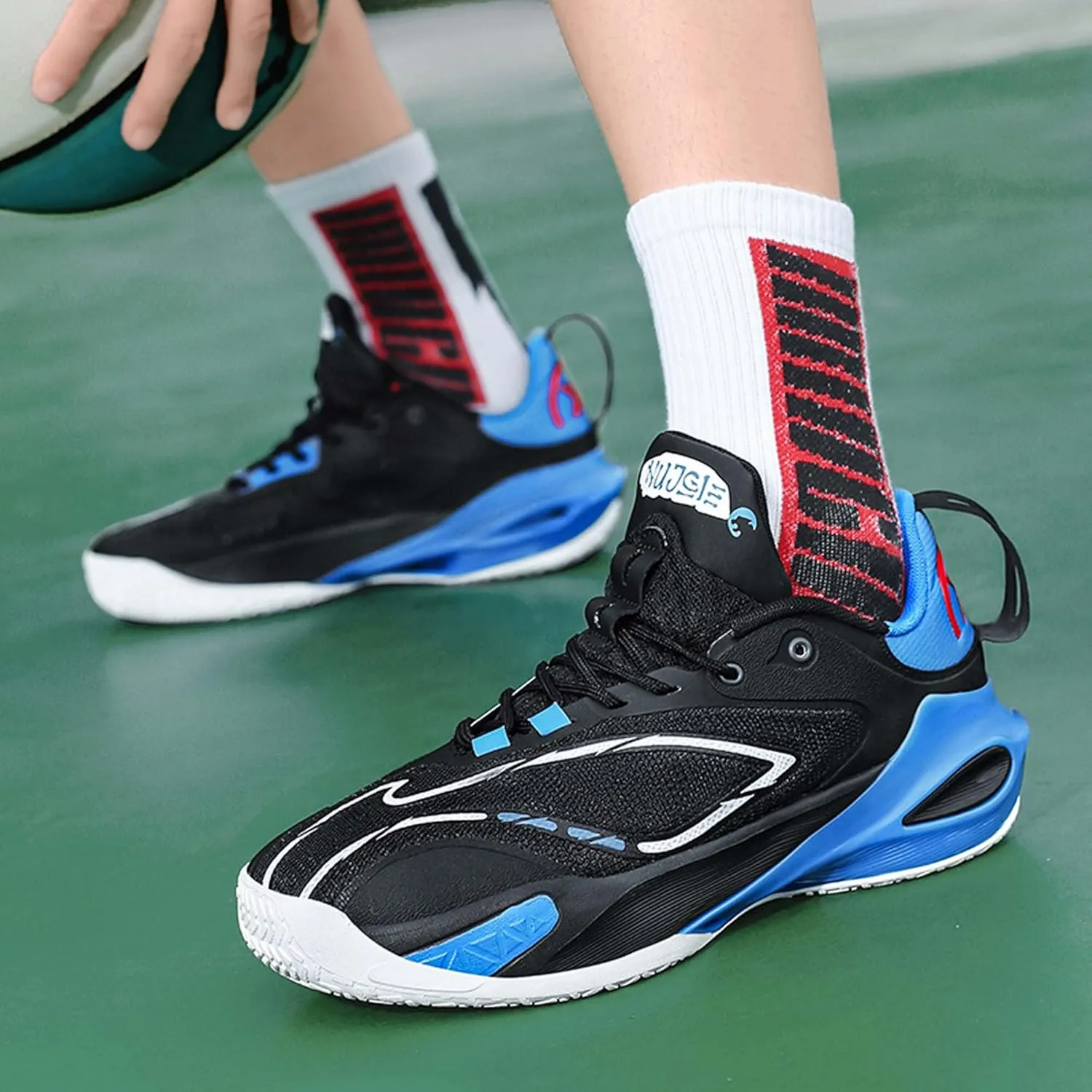 Men's Lace-up Basketball Shoes Anti-Slip Breathable Running Shoes Women's High Top Basketball Shoes Youth Outdoor Sports Basketball Shoes Fashion Sneakers