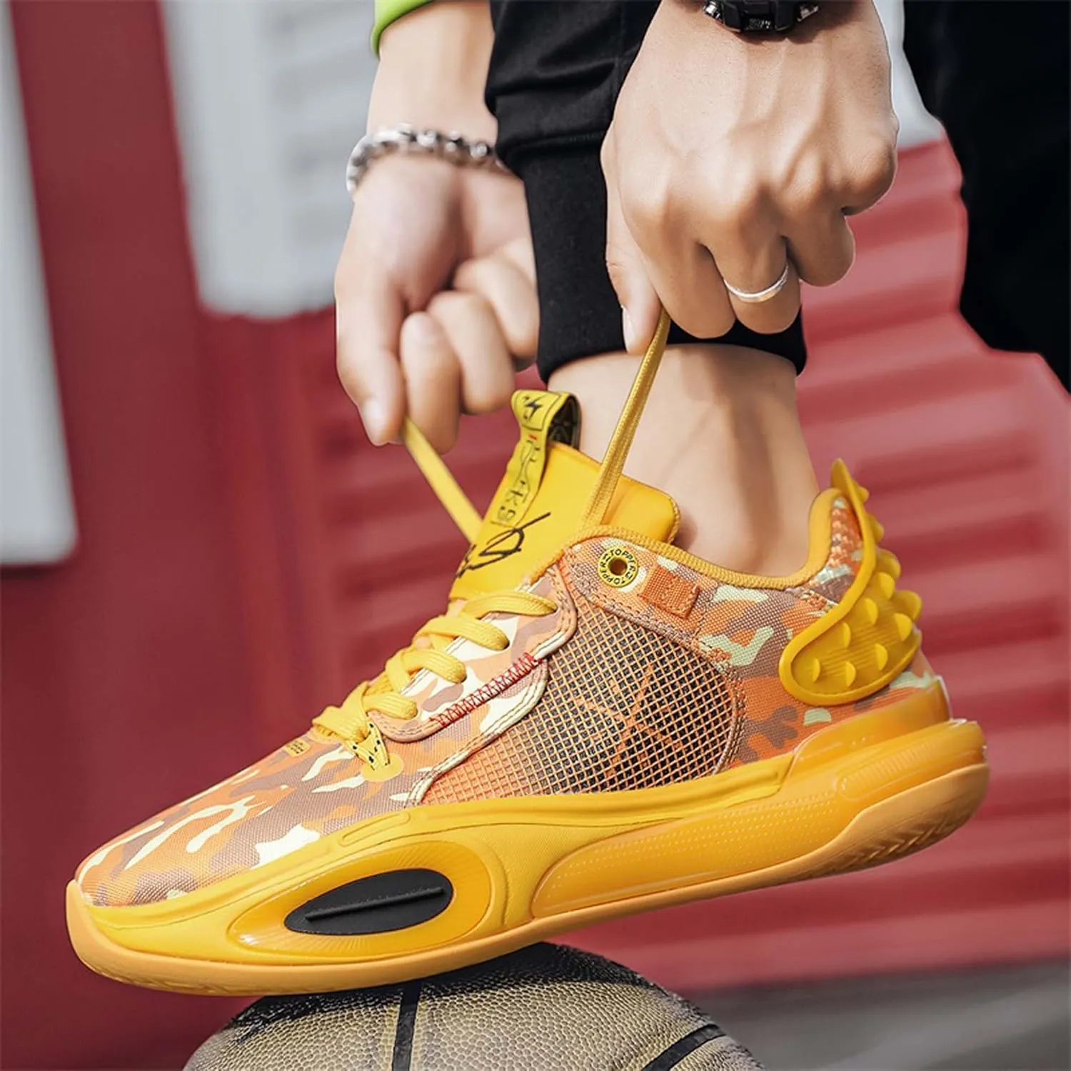 Men's Lace-up Basketball Shoes Anti-Slip Breathable Running Shoes Women's High Top Basketball Shoes Youth Outdoor Sports Basketball Shoes Fashion Sneakers