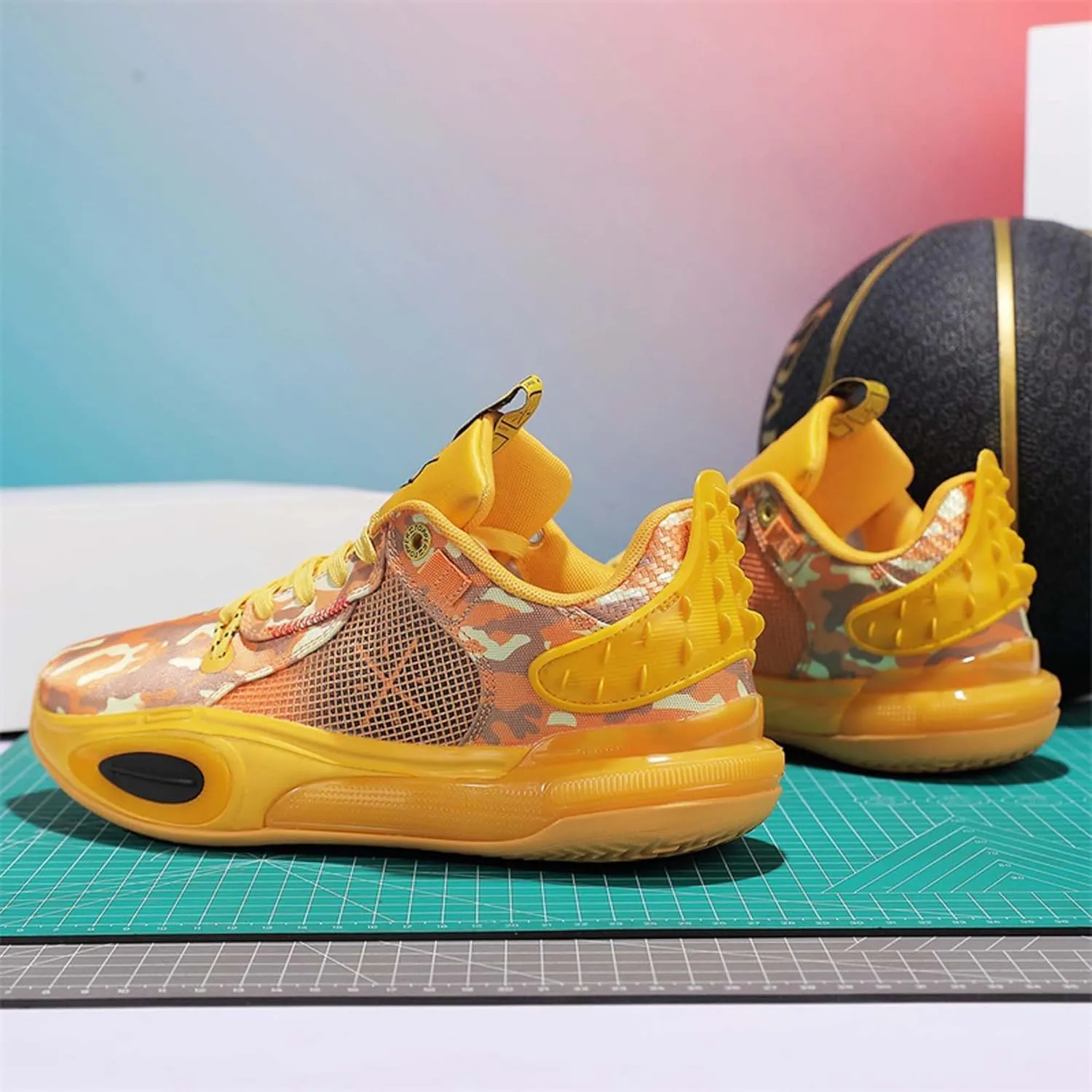 Men's Lace-up Basketball Shoes Anti-Slip Breathable Running Shoes Women's High Top Basketball Shoes Youth Outdoor Sports Basketball Shoes Fashion Sneakers