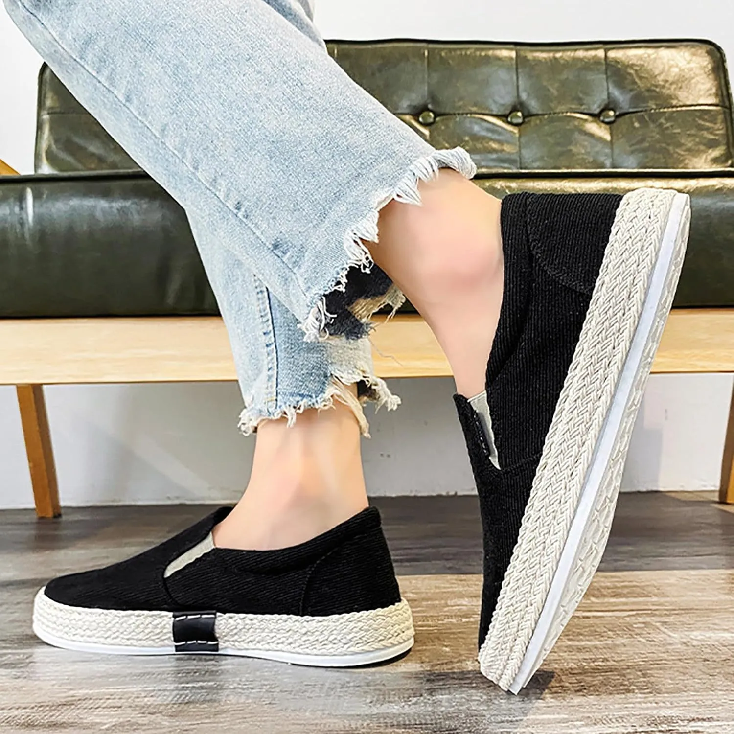 Men's Lightweight Non Slip Barefoot Shoes Lightweight Sport Gym Jogging Walking Sneaker Casual Labor Work Shoes