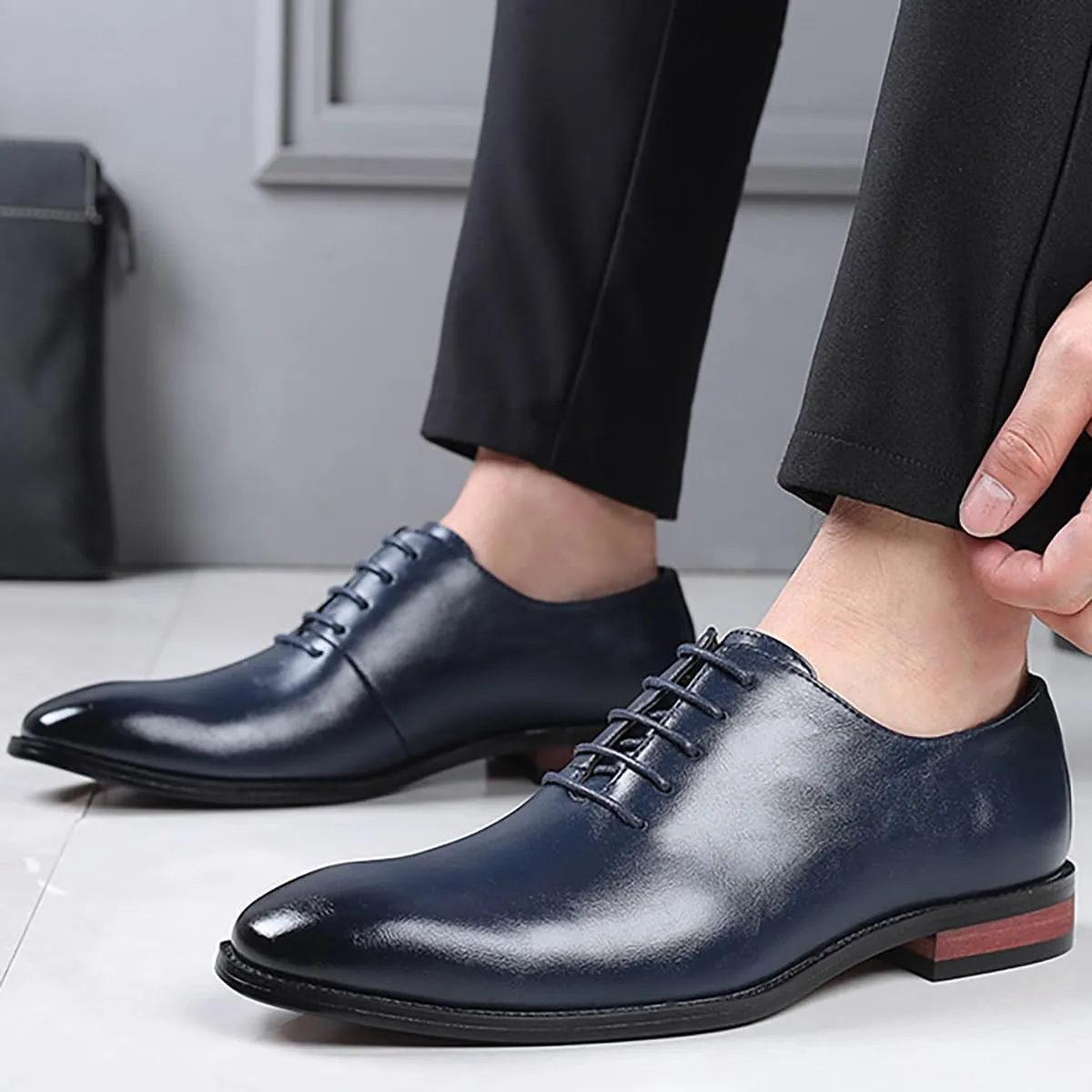 Men's Retro Slip-on Lace Up Business Oxfords Dress Classic Non Slip Casual Leather Work Dress Shoes Fashion Comfortable Formal Wedding Shoes