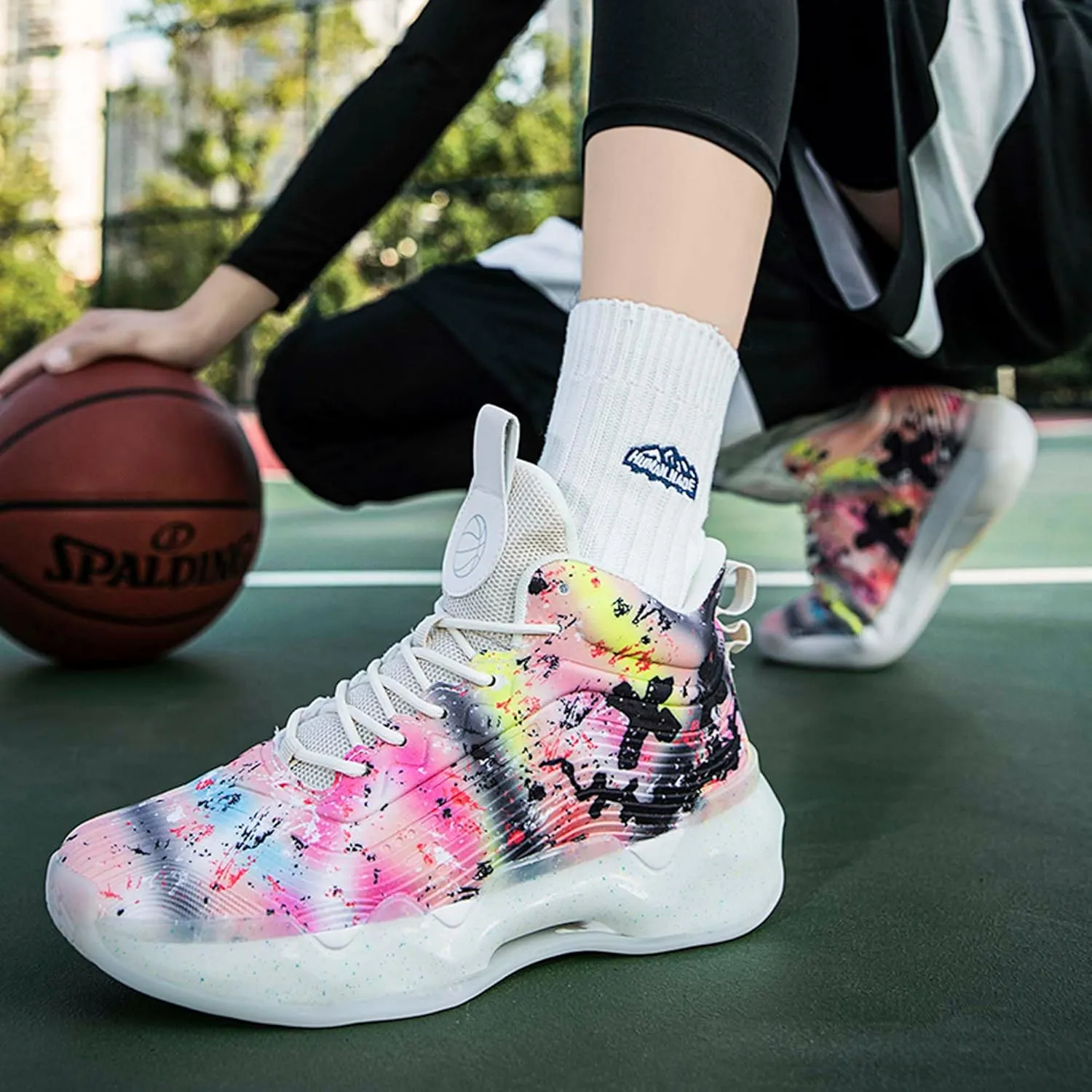 Men's Women's Classic Graffiti Casual Fashion Breathable Basketball Shoes Lightweight Wide Edition Walking Shoes Team Sports Shoes Street Basketball Shoes Jogging Shoes Durable Hiking Shoes