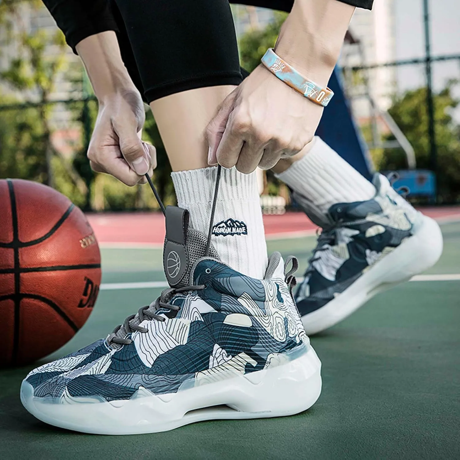 Men's Women's Classic Graffiti Casual Fashion Breathable Basketball Shoes Lightweight Wide Edition Walking Shoes Team Sports Shoes Street Basketball Shoes Jogging Shoes Durable Hiking Shoes