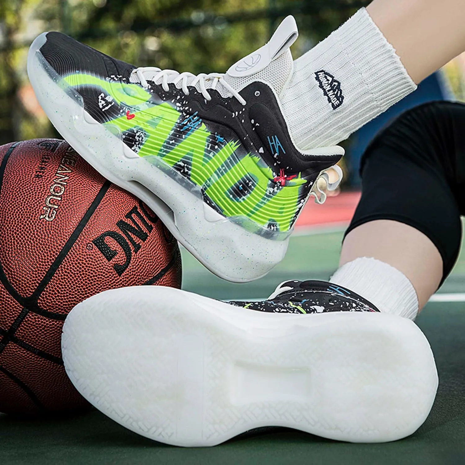 Men's Women's Classic Graffiti Casual Fashion Breathable Basketball Shoes Lightweight Wide Edition Walking Shoes Team Sports Shoes Street Basketball Shoes Jogging Shoes Durable Hiking Shoes