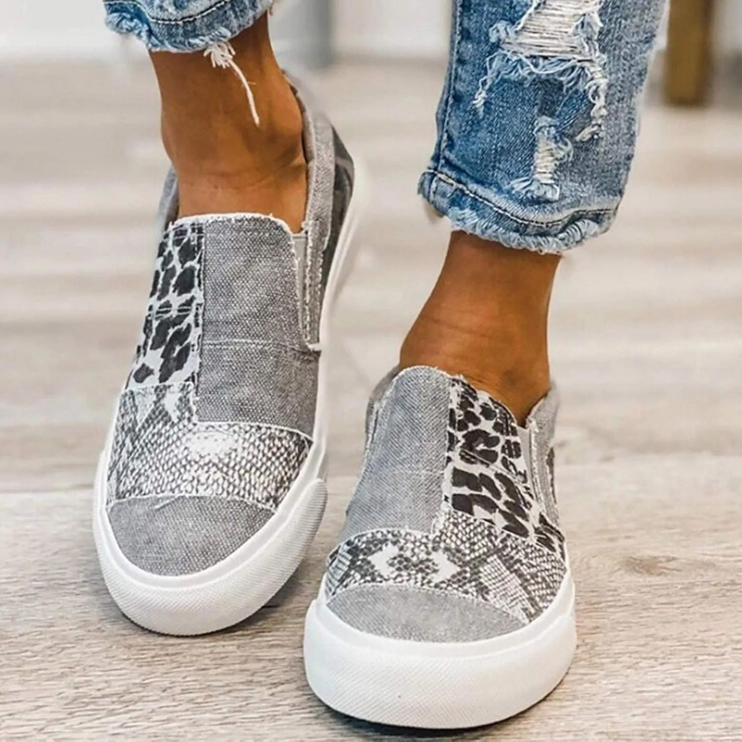 Women Walking Shoes Canvas Sneakers Leopard Print Breathable Mesh Shoes Lightweight Casual Sneakers Comfortable Non Slip Summer Shoe Orthotic Sneakers Outdoor Footwear for Beach Vacation 2025 Fashion