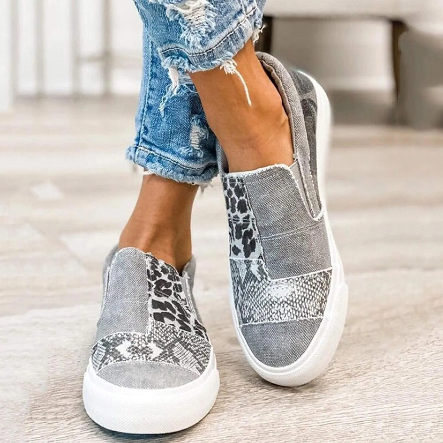 Women Walking Shoes Canvas Sneakers Leopard Print Breathable Mesh Shoes Lightweight Casual Sneakers Comfortable Non Slip Summer Shoe Orthotic Sneakers Outdoor Footwear for Beach Vacation 2025 Fashion